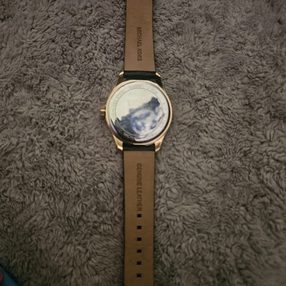 Michael Kors woman's watch - Picture 2 of 3